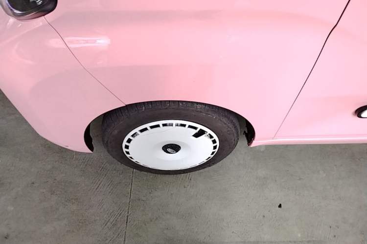 Used Chery QQ Ice Cream 2022 Taohuanxi Sweet Peach Edition Left Front Wheel Hub