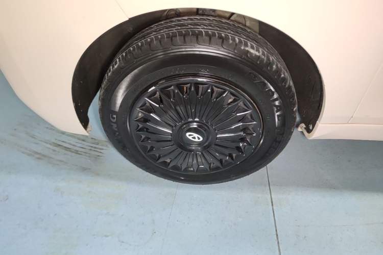 Used Chery QQ Ice Cream 2022 170km Sundae Ternary Lithium Left Front Wheel Hub