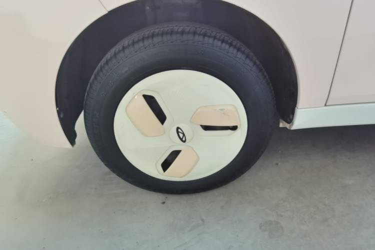 Used Chery QQ Ice Cream 2022 170km Sundae Phosphate Lithium-Ion Left Front Wheel Hub