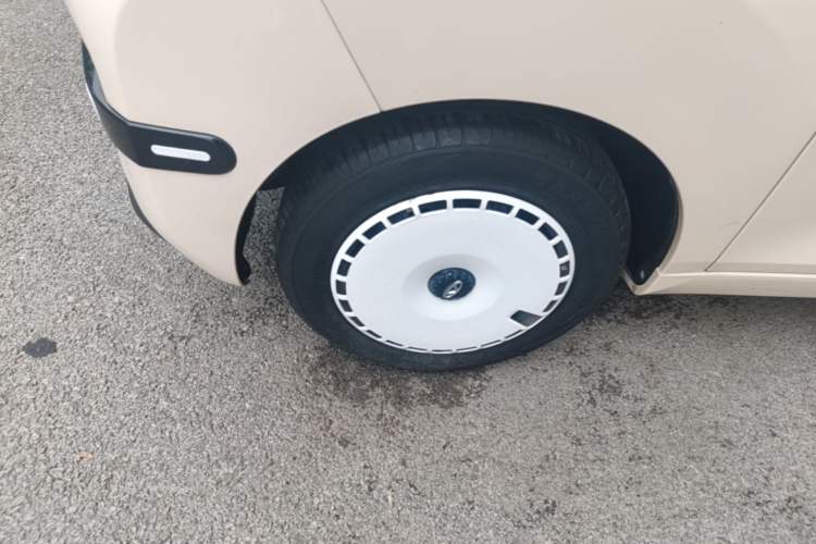 Used Chery QQ Ice Cream 2022 Taohuanxi Sweet Peach Edition Left Front Wheel Hub