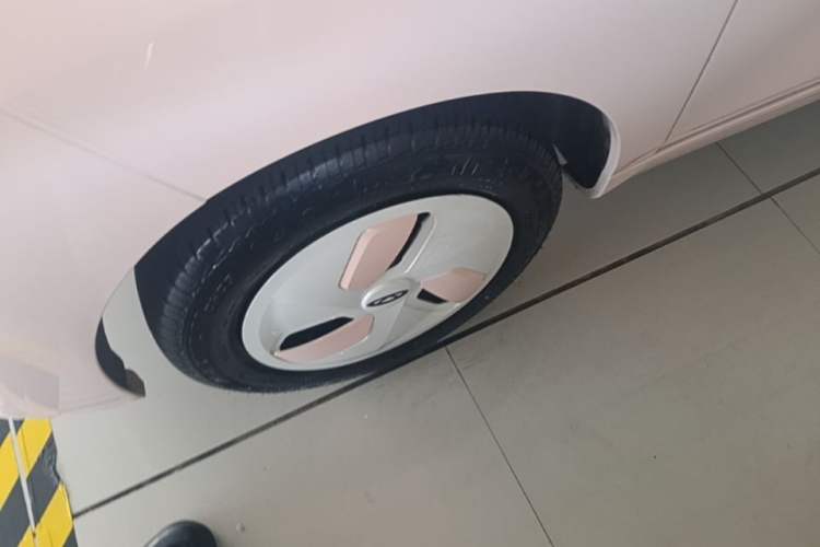 Used Chery QQ Ice Cream 2022 120km Conical Shape Lithium Iron Phosphate Left Front Wheel Hub
