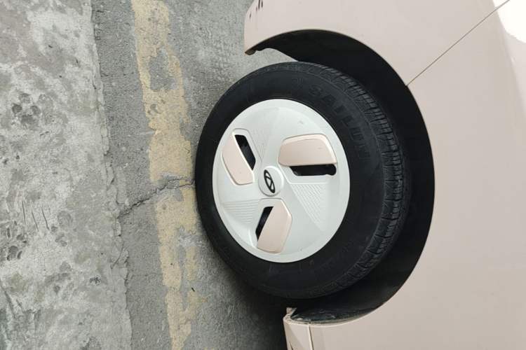 Used Chery QQ Ice Cream 2022 Pudding Model Left Front Wheel Hub