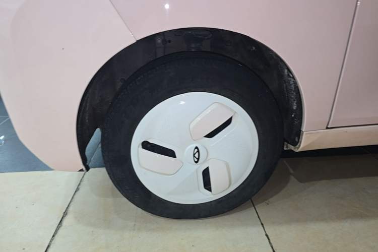 Used Chery QQ Ice Cream 2022 120km Conical Shape Lithium Iron Phosphate Left Front Wheel Hub