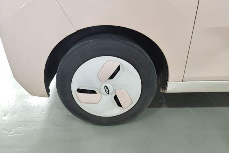 Used Chery QQ Ice Cream 2022 170km Sundae Phosphate Lithium-Ion Left Front Wheel Hub