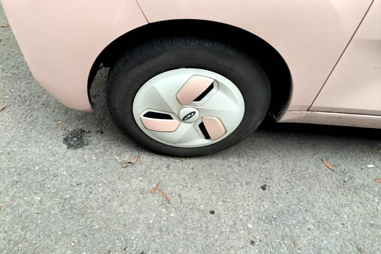 Used Chery QQ Ice Cream 2022 170km Sundae Phosphate Lithium-Ion Left Front Wheel Hub