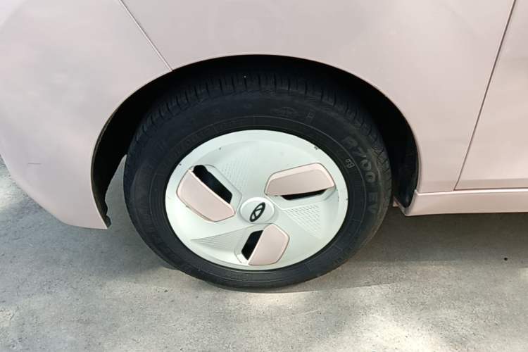 Used Chery QQ Ice Cream 2022 170km Sundae Phosphate Lithium-Ion Left Front Wheel Hub