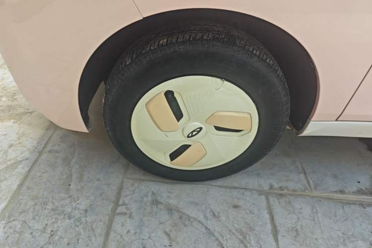 Used Chery QQ Ice Cream 2022 120km Conical Shape Lithium Iron Phosphate Left Front Wheel Hub