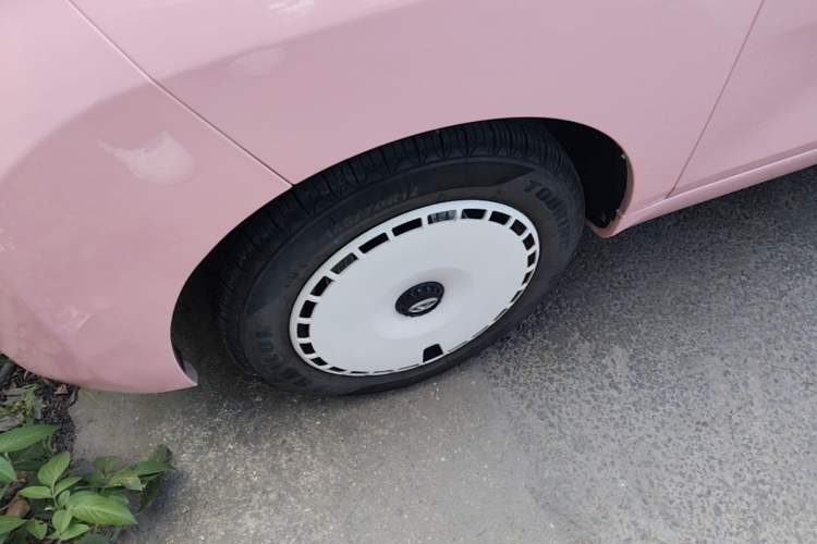 Used Chery QQ Ice Cream 2022 Taohuanxi Sweet Peach Edition Left Front Wheel Hub