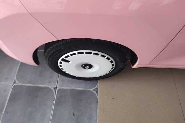 Used Chery QQ Ice Cream 2022 Taohuanxi Sweet Peach Edition Left Front Wheel Hub