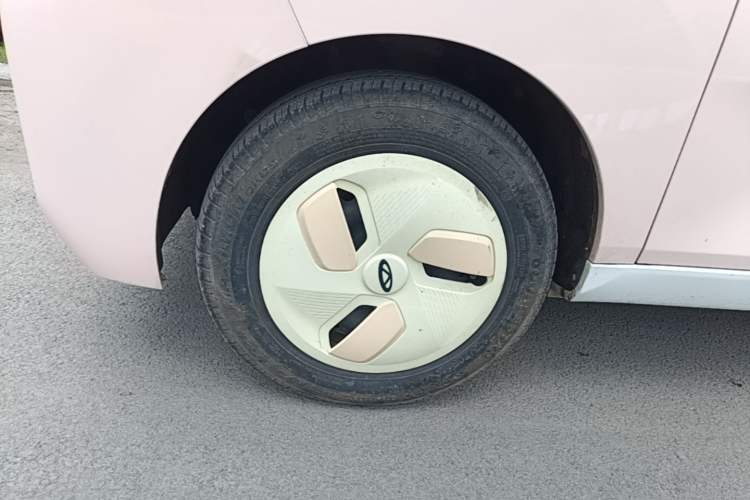 Used Chery QQ Ice Cream 2022 170km Sundae Phosphate Lithium-Ion Left Front Wheel Hub