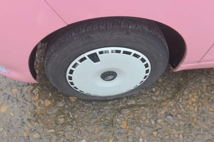 Used Chery QQ Ice Cream 2022 Taohuanxi Sweet Peach Edition Left Front Wheel Hub