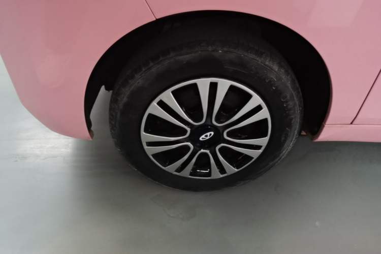Used Chery QQ Ice Cream 2022 Taohuanxi Sweet Peach Edition Left Front Wheel Hub
