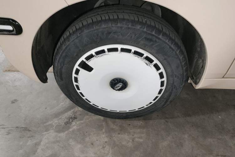 Used Chery QQ Ice Cream 2022 170km Sundae Phosphate Lithium-Ion Left Front Wheel Hub