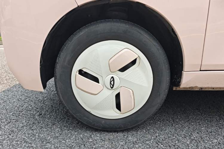 Used Chery QQ Ice Cream 2022 170km Sundae Phosphate Lithium-Ion Left Front Wheel Hub