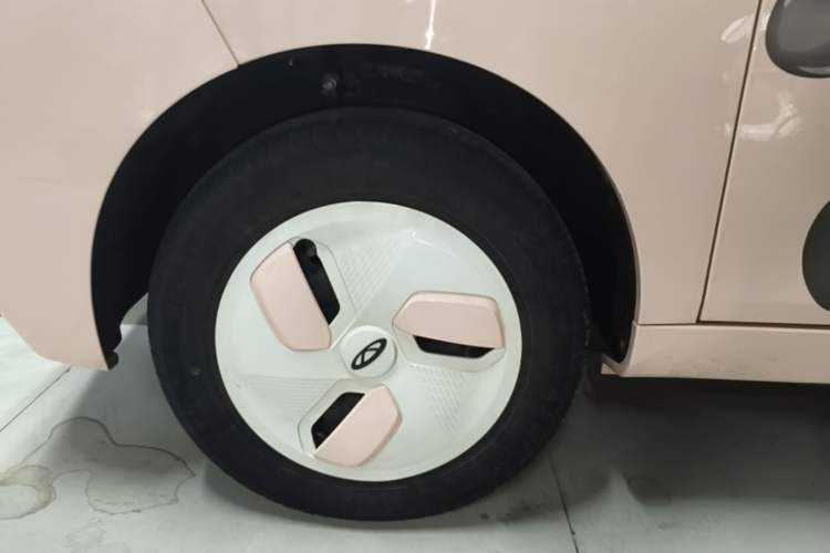 Used Chery QQ Ice Cream 2022 120km Conical Shape Lithium Iron Phosphate Left Front Wheel Hub