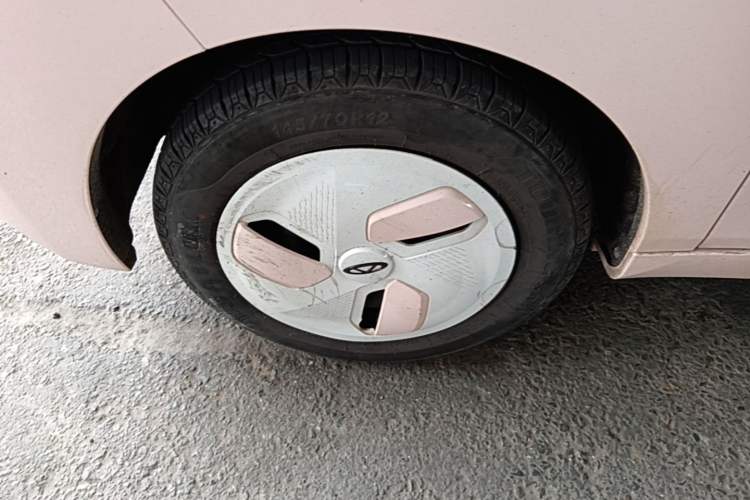 Used Chery QQ Ice Cream 2022 170km Sundae Phosphate Lithium-Ion Left Front Wheel Hub