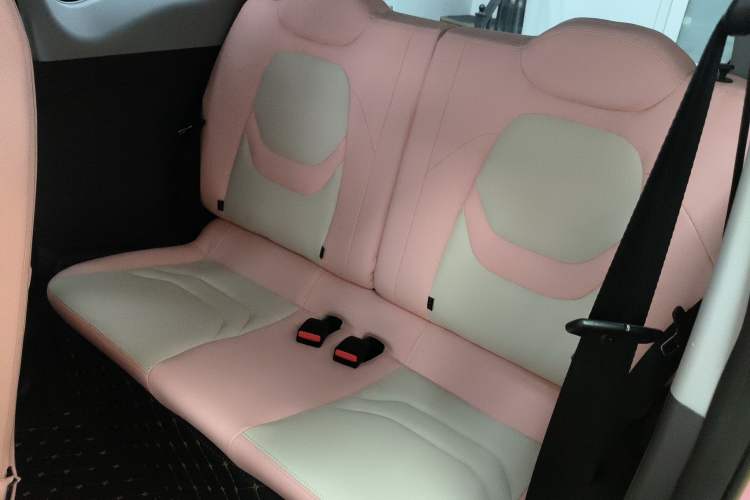 Used Chery QQ Ice Cream 2022 Taohuanxi Sweet Peach Edition Left Rear Seat