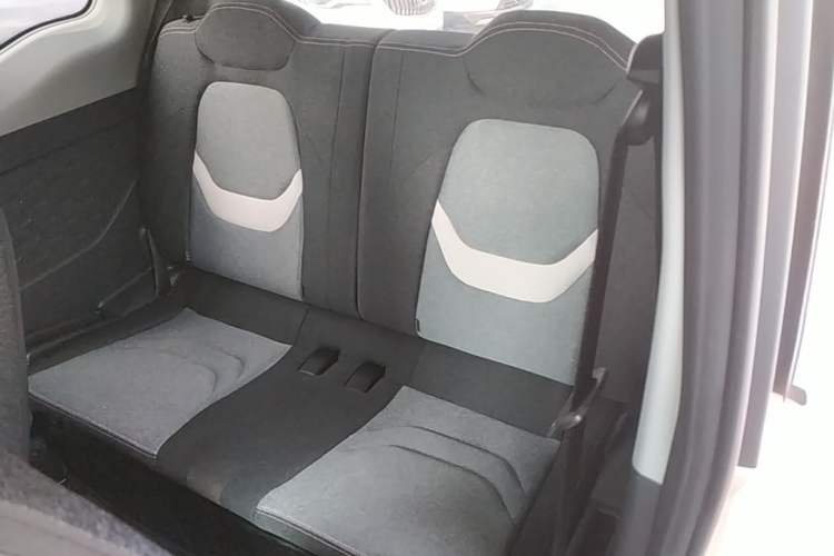 Used Chery QQ Ice Cream 2022 170km Sundae Phosphate Lithium-Ion Left Rear Seat