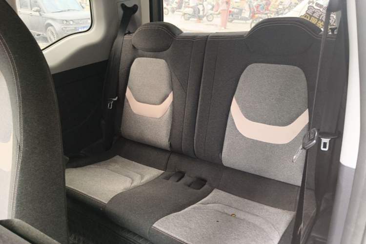 Used Chery QQ Ice Cream 2022 170km Sundae Phosphate Lithium-Ion Left Rear Seat