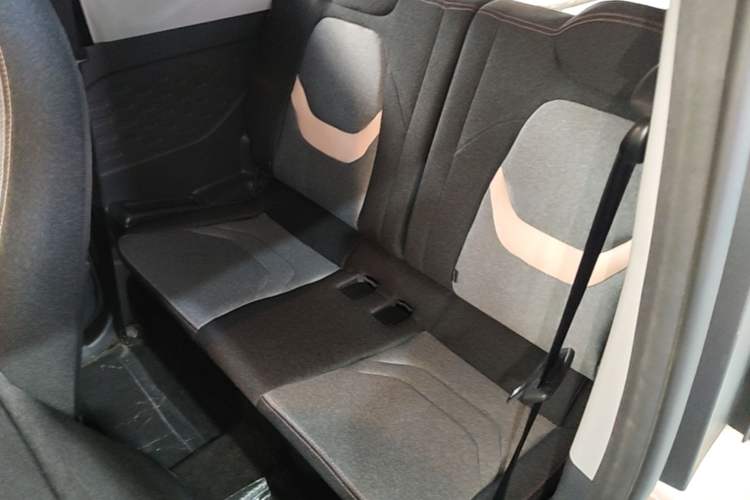 Used Chery QQ Ice Cream 2022 170km Sundae Phosphate Lithium-Ion Left Rear Seat