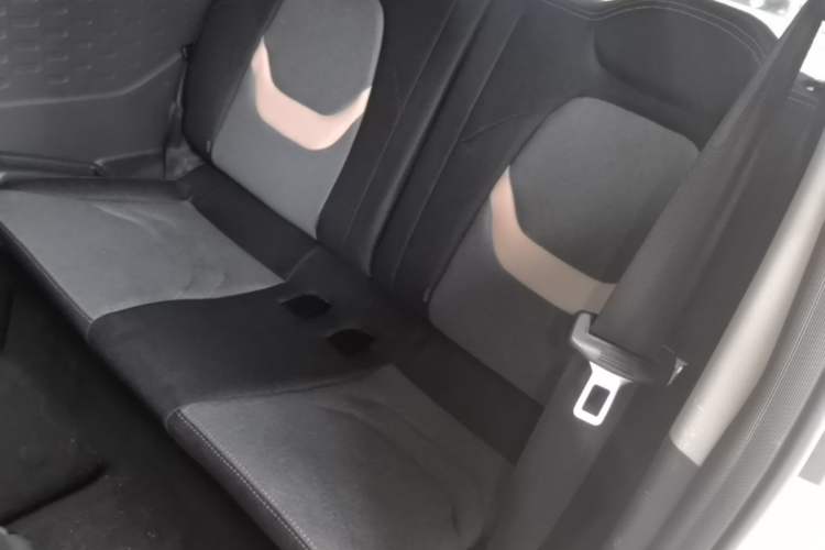 Used Chery QQ Ice Cream 2022 170km Sundae Phosphate Lithium-Ion Left Rear Seat