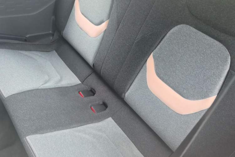 Used Chery QQ Ice Cream 2022 120km Conical Shape Lithium Iron Phosphate Left Rear Seat