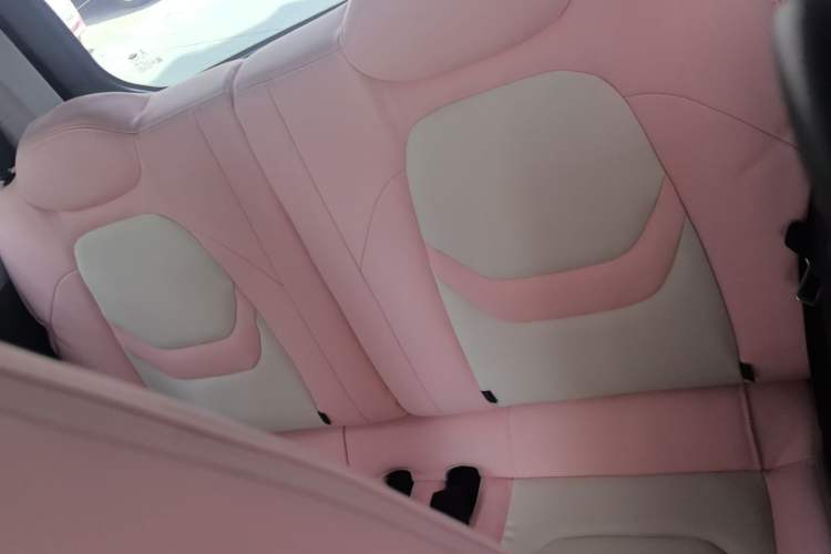 Used Chery QQ Ice Cream 2022 Taohuanxi Sweet Peach Edition Left Rear Seat
