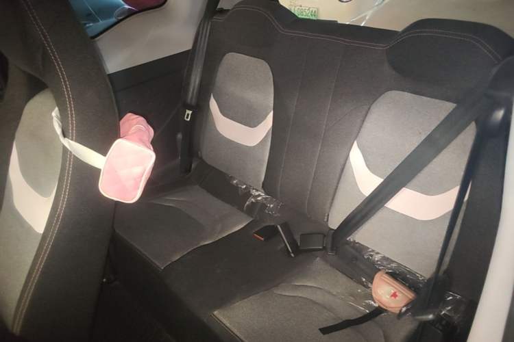 Used Chery QQ Ice Cream 2022 120km Conical Shape Lithium Iron Phosphate Left Rear Seat