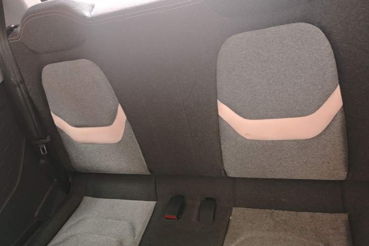 Used Chery QQ Ice Cream 2022 120km Conical Shape Lithium Iron Phosphate Left Rear Seat