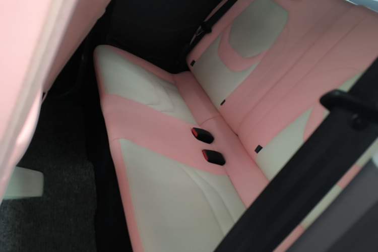 Used Chery QQ Ice Cream 2022 Taohuanxi Fragrant Peach Model Left Rear Seat