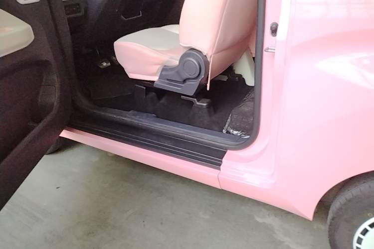 Used Chery QQ Ice Cream 2022 Taohuanxi Sweet Peach Edition Left Side Sill