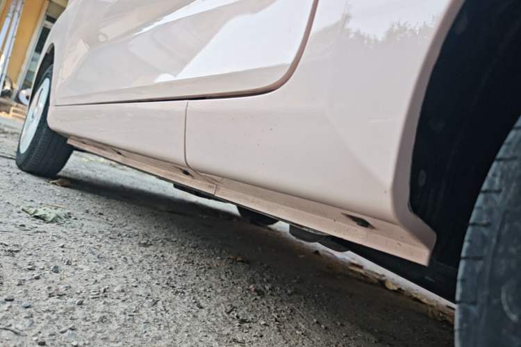 Used Chery QQ Ice Cream 2022 170km Sundae Phosphate Lithium-Ion Left Side Sill