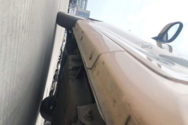 Used Chery QQ Ice Cream 2022 120km Conical Shape Lithium Iron Phosphate Left Side Sill