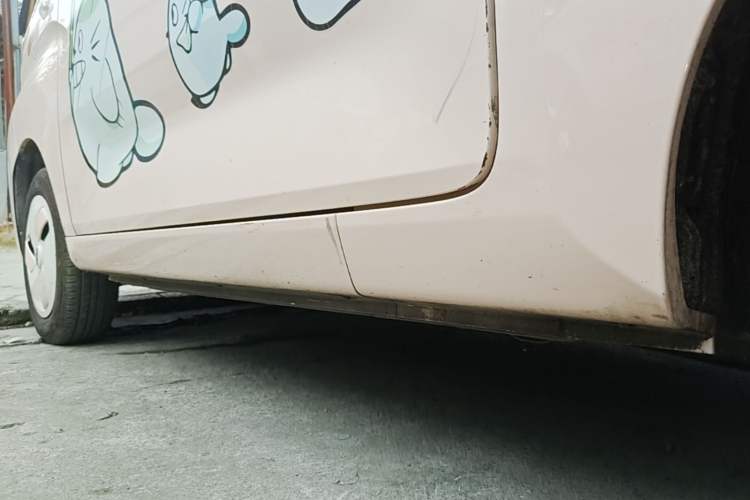 Used Chery QQ Ice Cream 2022 120km Conical Shape Lithium Iron Phosphate Left Side Sill