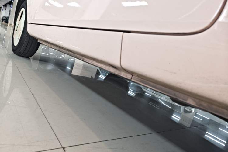 Used Chery QQ Ice Cream 2022 170km Sundae Phosphate Lithium-Ion Left Side Sill