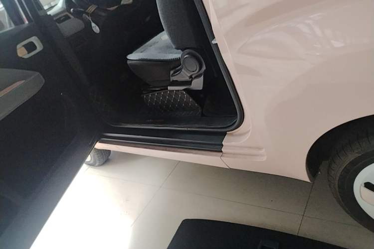Used Chery QQ Ice Cream 2022 170km Sundae Phosphate Lithium-Ion Left Side Sill