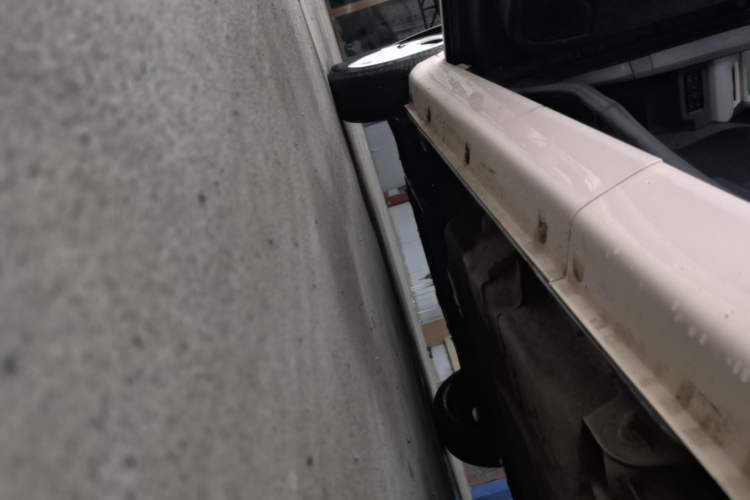 Used Chery QQ Ice Cream 2022 170km Sundae Phosphate Lithium-Ion Left Side Sill