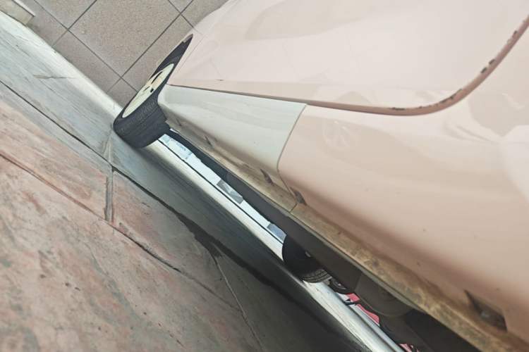 Used Chery QQ Ice Cream 2022 120km Conical Shape Lithium Iron Phosphate Left Side Sill