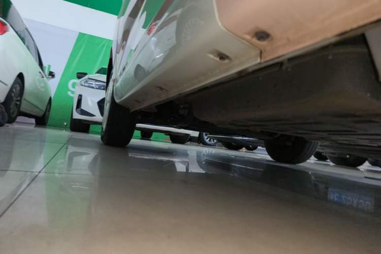 Used Chery QQ Ice Cream 2022 Pudding Model Left Side Sill