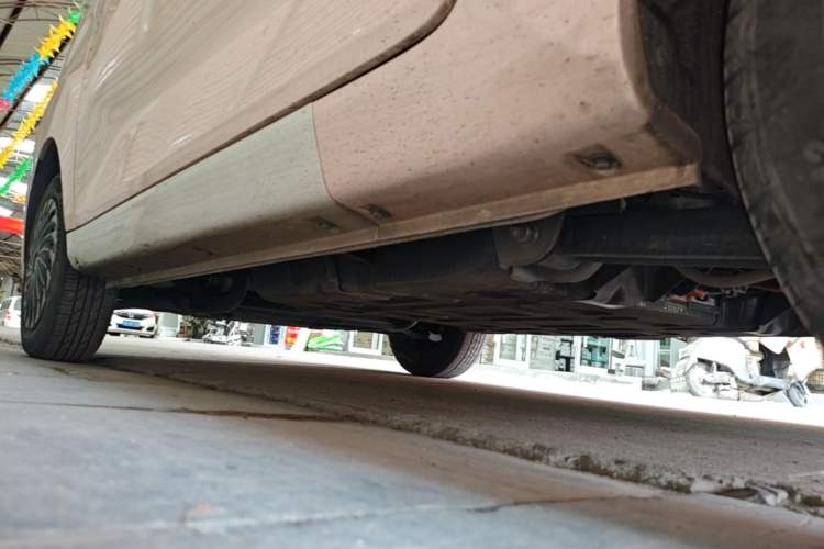 Used Chery QQ Ice Cream 2022 120km Conical Shape Lithium Iron Phosphate Left Side Sill
