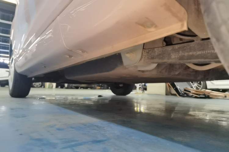 Used Chery QQ Ice Cream 2022 120km Conical Shape Lithium Iron Phosphate Left Side Sill