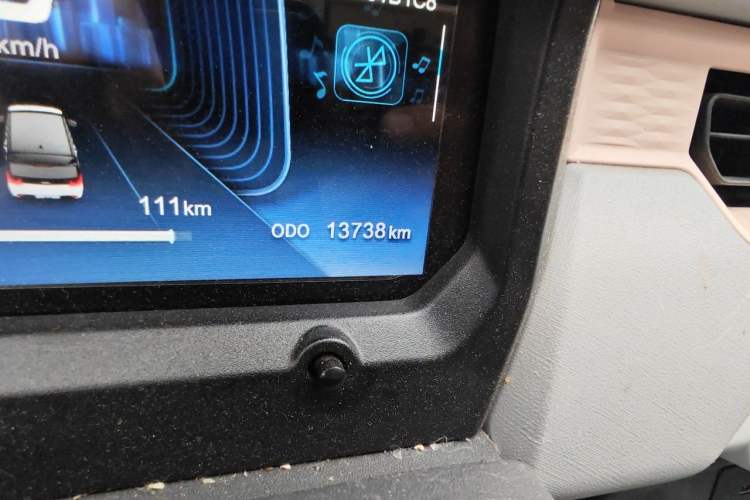 Used Chery QQ Ice Cream 2022 120km Conical Shape Lithium Iron Phosphate Odometer Close Up