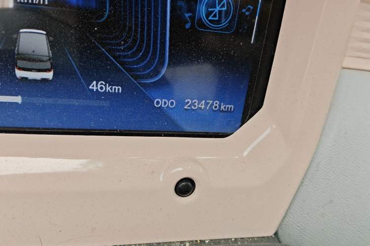 Used Chery QQ Ice Cream 2022 120km Conical Shape Lithium Iron Phosphate Odometer Close Up