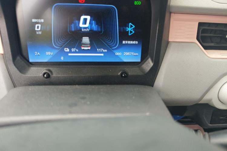 Used Chery QQ Ice Cream 2022 120km Conical Shape Lithium Iron Phosphate Odometer Close Up