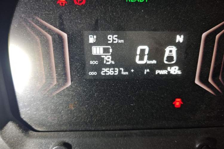 Used Chery QQ Ice Cream 2022 120km Milkshake Phosphate Lithium-Iron Odometer Close Up
