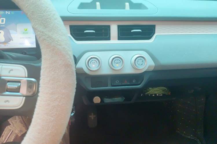 Used Chery QQ Ice Cream 2022 170km Sundae Phosphate Lithium-Ion Audio And AC Panel