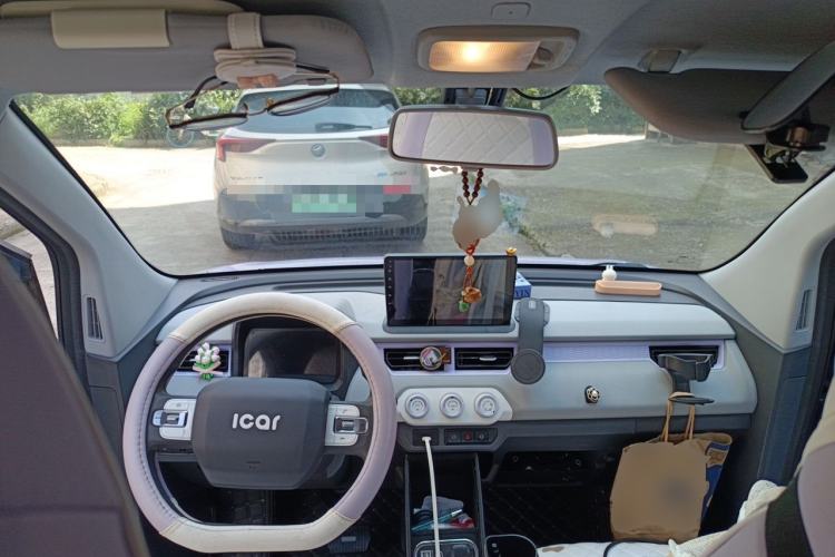 Used Chery QQ Ice Cream 2022 170km Sundae Phosphate Lithium-Ion Center Console