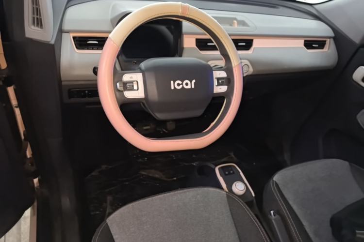 Used Chery QQ Ice Cream 2022 170km Sundae Phosphate Lithium-Ion Center Console