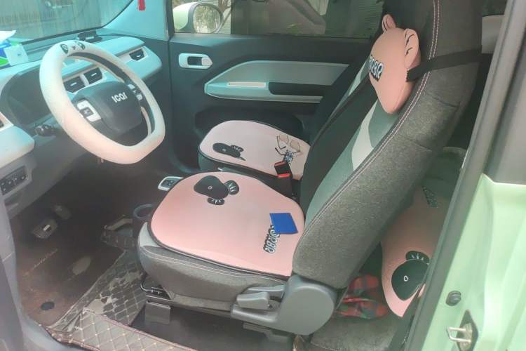 Used Chery QQ Ice Cream 2022 170km Sundae Phosphate Lithium-Ion Driver Seat