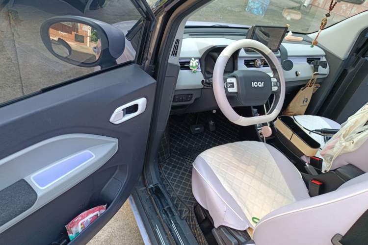 Used Chery QQ Ice Cream 2022 170km Sundae Phosphate Lithium-Ion Driver Seat